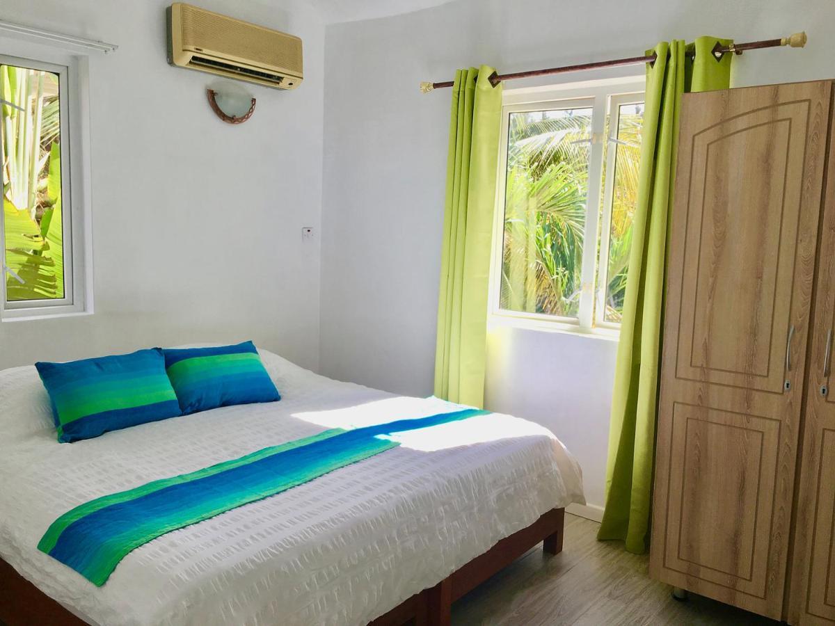 Beachfront Villa In A Beautiful And Secured Complex Flic-en-Flacq Exterior foto